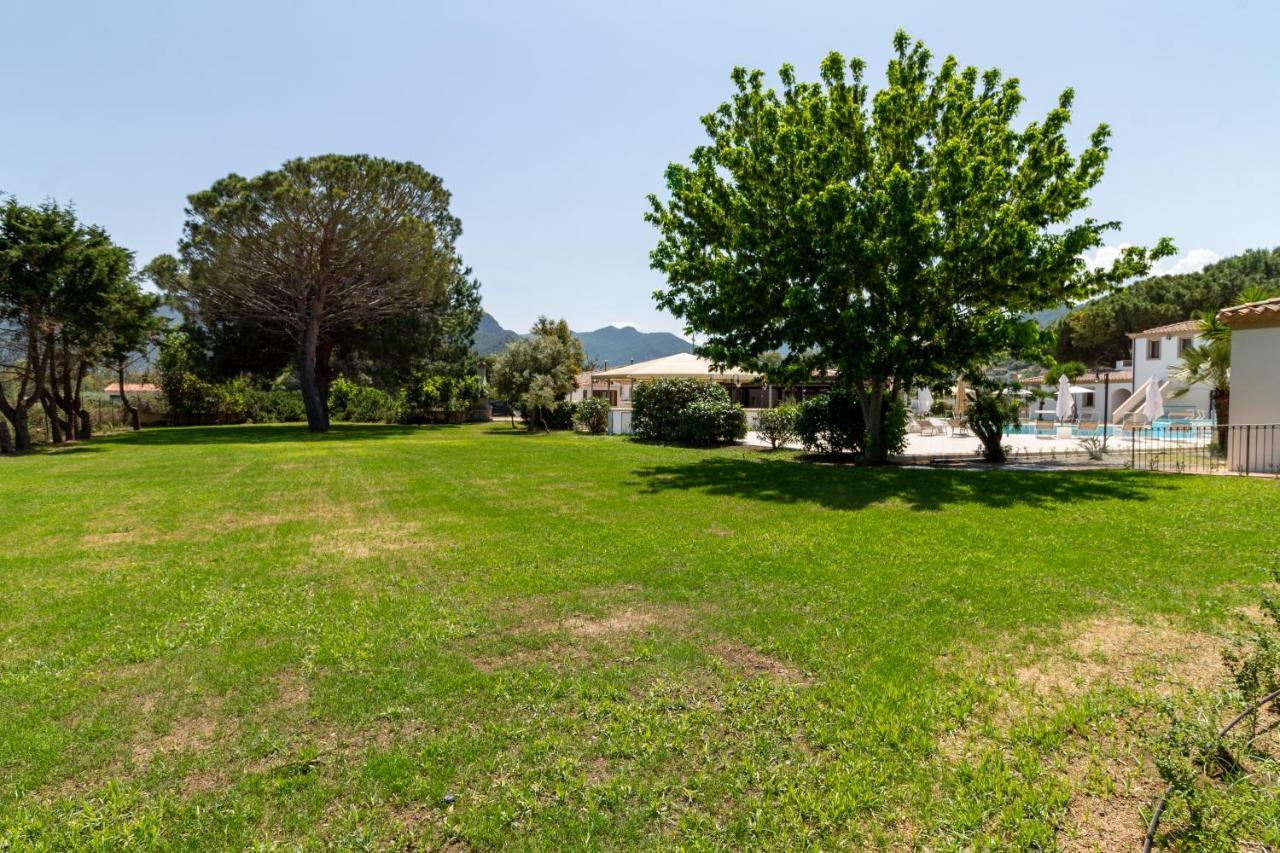 Museddu Beach Residence Кардеду Екстериор снимка